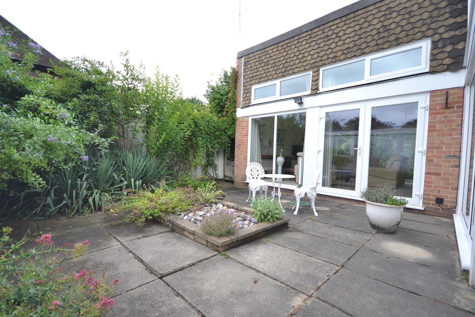 COURTYARD GARDEN